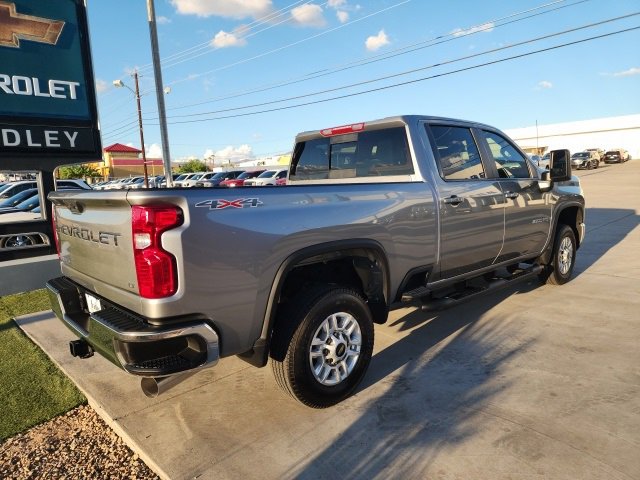 2025 Chevrolet Silverado 2500HD LT photo 4