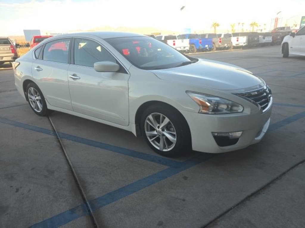 Used 2014 Nissan Altima 2.5 SV Sedan