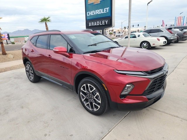 2025 Chevrolet Blazer RS photo 2