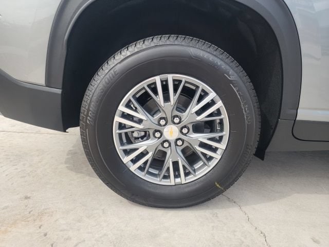 2027 Chevrolet Traverse LT - Photo 13