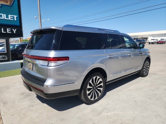 2023 Lincoln Navigator Reserve L photo 4