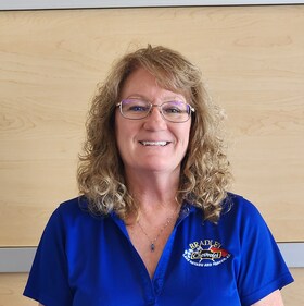 Staff member Cindy Schultz from ID_5a09e944863e
