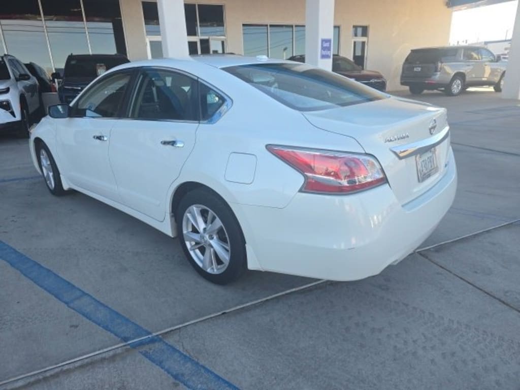 Used 2014 Nissan Altima 2.5 SV Sedan
