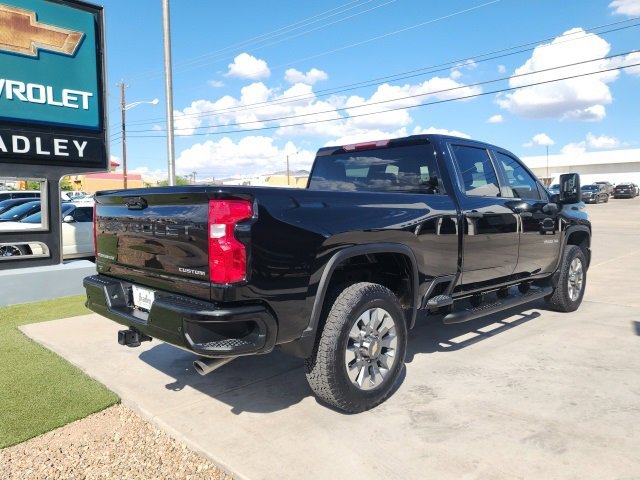 2025 Chevrolet Silverado 2500HD Custom photo 4