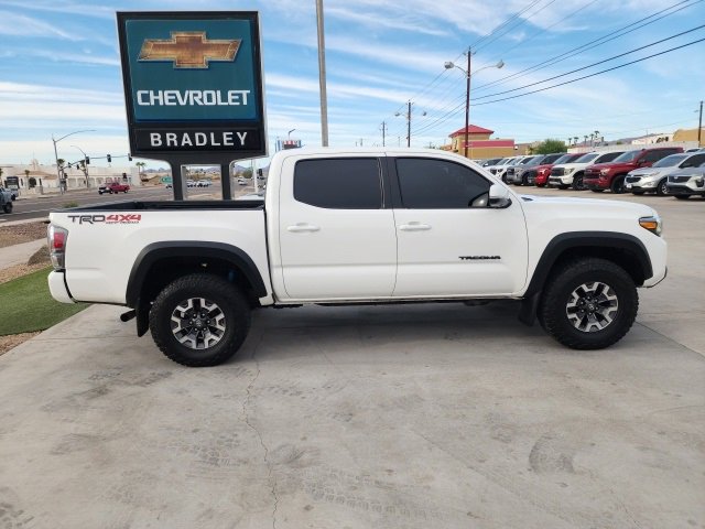 2023 Toyota Tacoma TRD SR photo 2