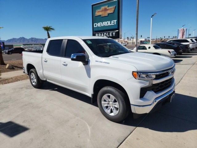 2025 Chevrolet Silverado 1500 LT photo 2