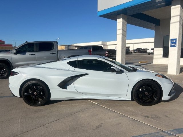 2024 Chevrolet Corvette Stingray 1LT photo 2
