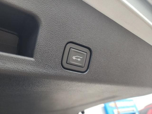 2027 Chevrolet Traverse LT - Photo 35