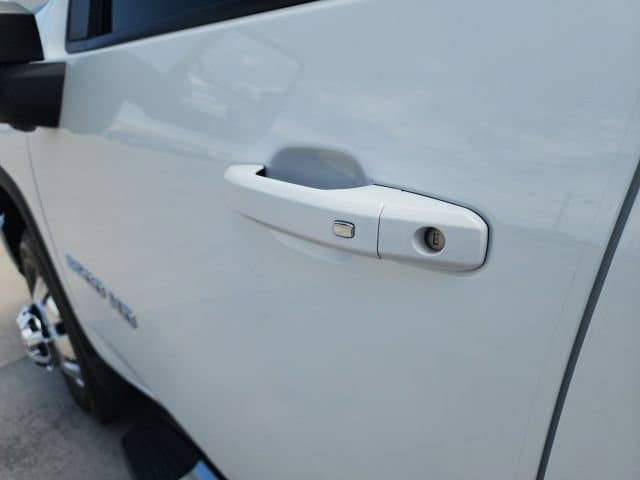 2026 Chevrolet Silverado 3500 HD LT - Photo 15