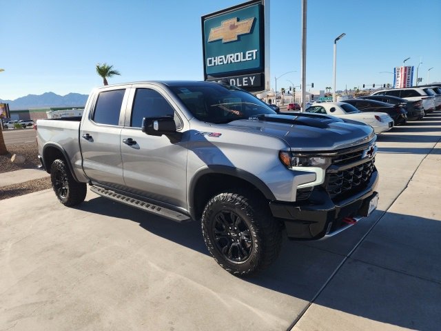 2023 Chevrolet Silverado 1500 ZR2 photo 2
