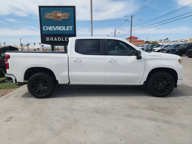2024 Chevrolet Silverado 1500 RST photo 3