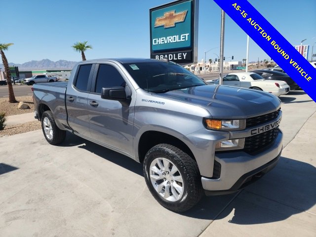 2019 Chevrolet Silverado 1500 Custom photo 2