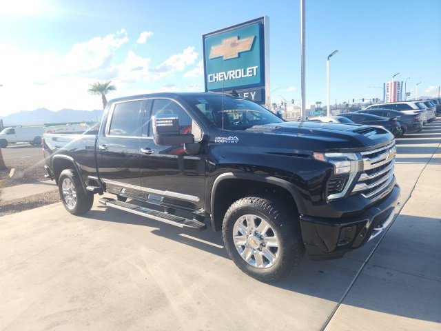 2025 Chevrolet Silverado 2500HD High Country photo 2