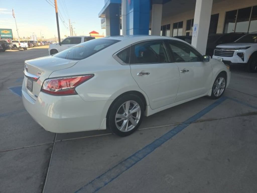 Used 2014 Nissan Altima 2.5 SV Sedan
