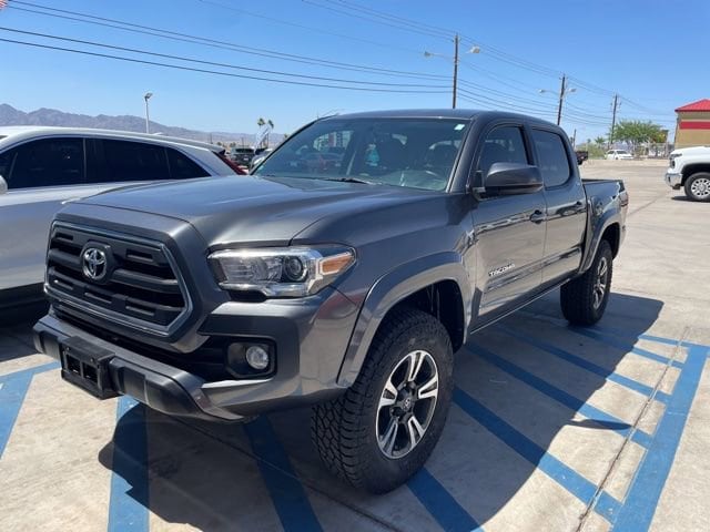 2017 Toyota Tacoma SR5 Double Cab 4x4 V6 Auto Short Bed's photo