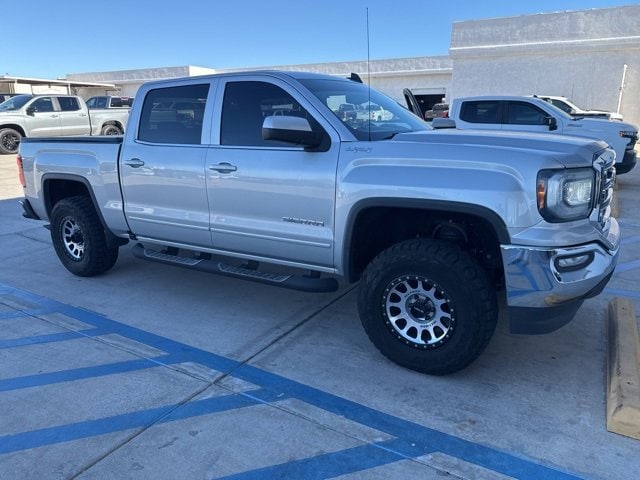 2018 GMC Sierra 1500 SLE's photo