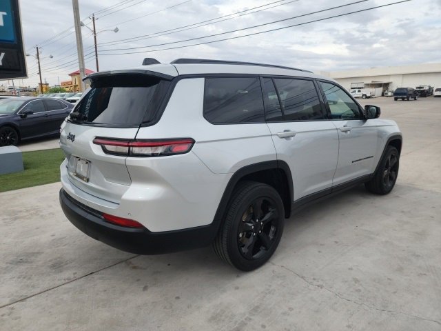 2023 Jeep Grand Cherokee Altitude photo 4