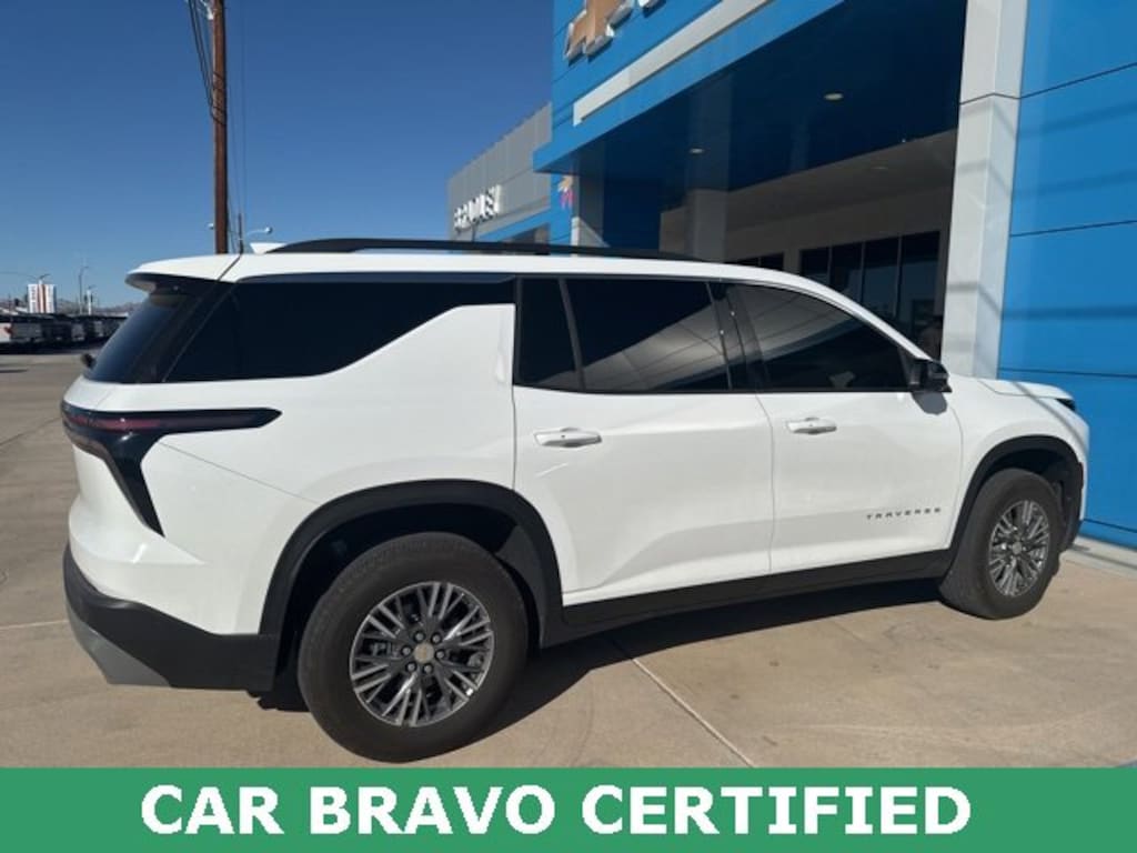 Used 2025 Chevrolet Traverse LT SUV