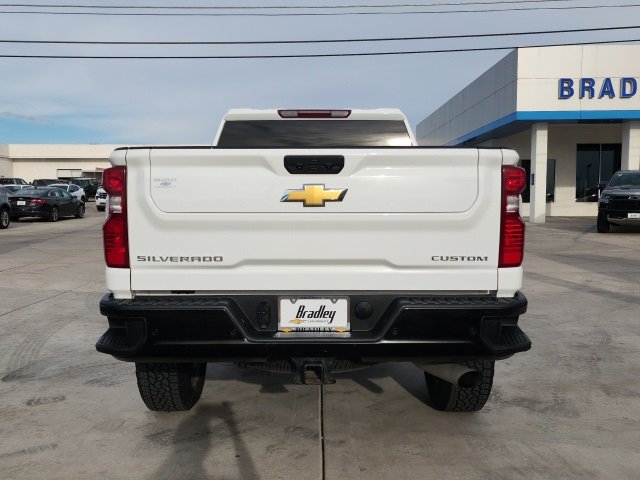 2024 Chevrolet Silverado 2500HD Custom photo 4