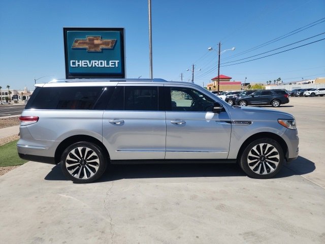2023 Lincoln Navigator Reserve L photo 3