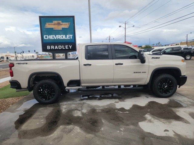 2026 Chevrolet Silverado 2500HD Custom photo 2