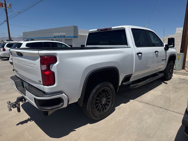 2023 Chevrolet Silverado 3500HD LT photo 2