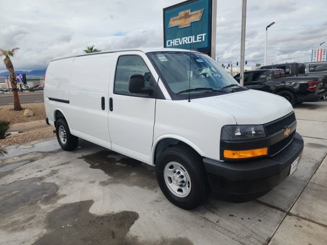 2025 Chevrolet Express Cargo 2500 Van photo 2