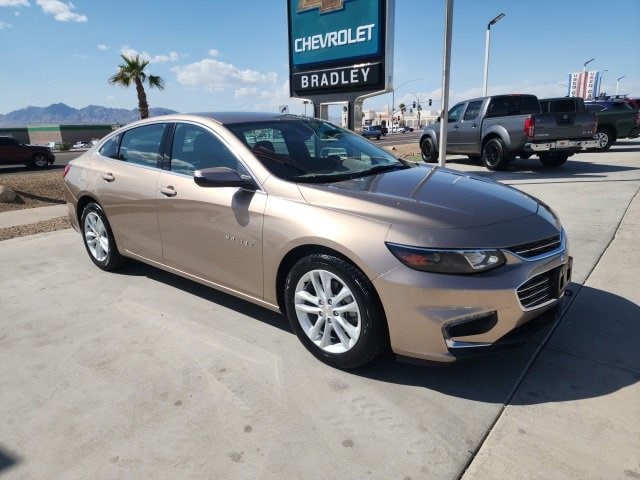Used 2018 Chevrolet Malibu 1LT with VIN 1G1ZD5ST8JF164541 for sale in Parker, AZ