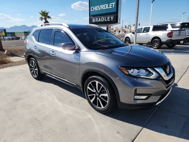 Used 2018 Nissan Rogue SL with VIN JN8AT2MTXJW492132 for sale in Parker, AZ