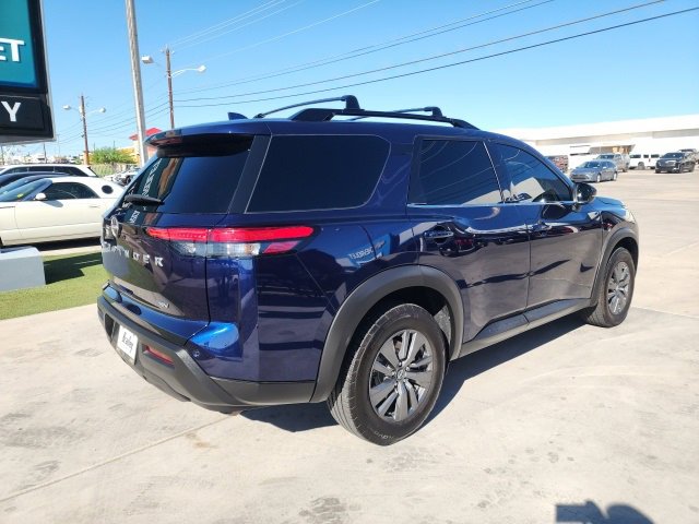 2023 Nissan Pathfinder SV photo 4