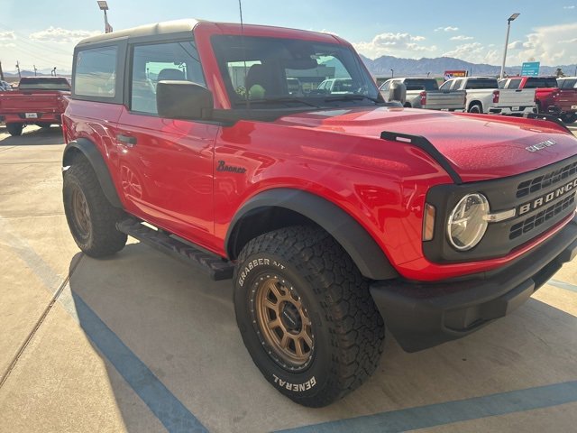 2023 Ford Bronco Base photo 3