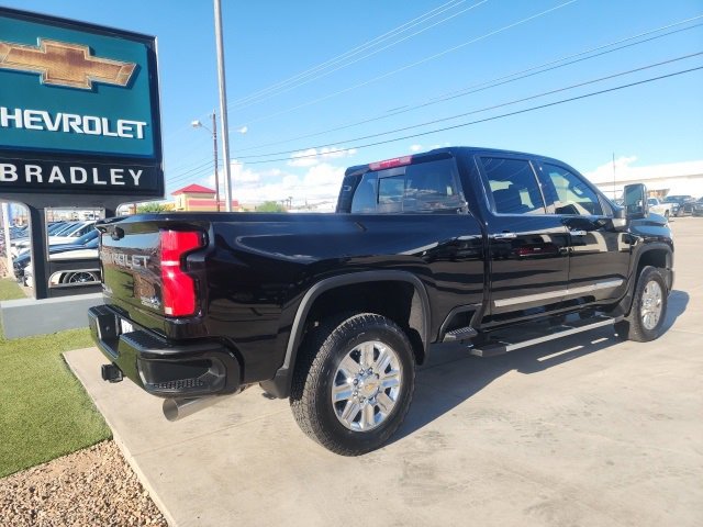 2025 Chevrolet Silverado 2500HD High Country photo 4