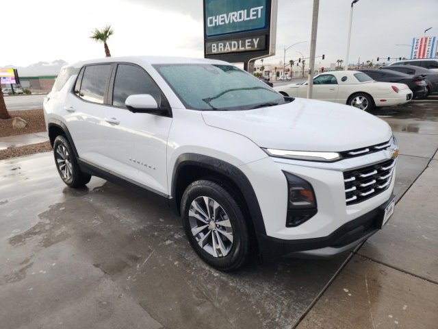 2025 Chevrolet Equinox LT photo 2