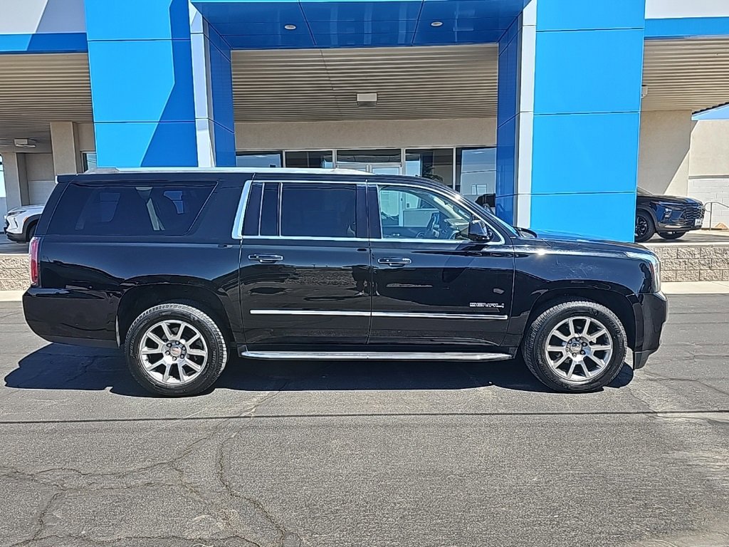 2019 Gmc Yukon XL Denali photo 2
