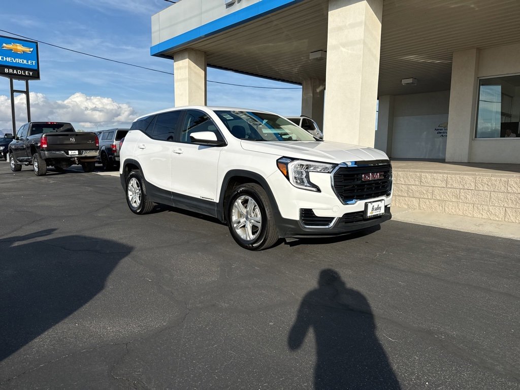 2024 GMC Terrain SLE's photo