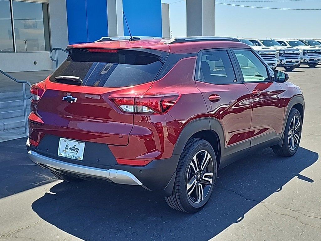 2025 Chevrolet Trailblazer LT photo 3