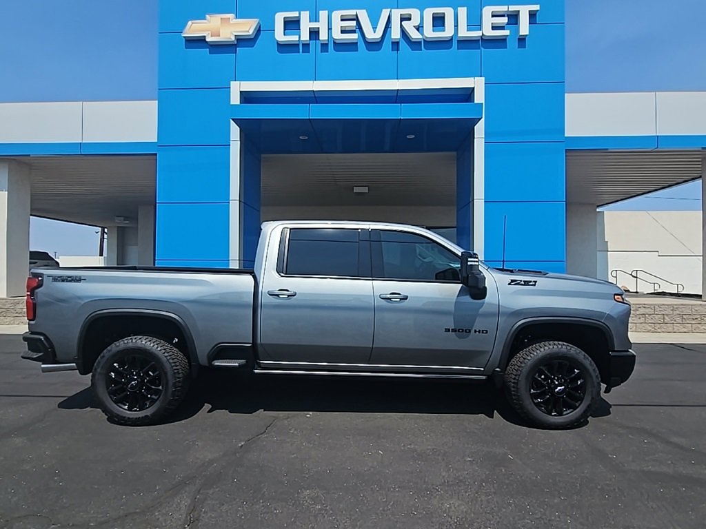 2025 Chevrolet Silverado 3500HD LTZ photo 2
