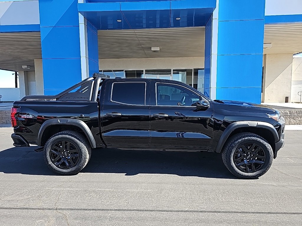 2025 Chevrolet Colorado Trail Boss photo 2