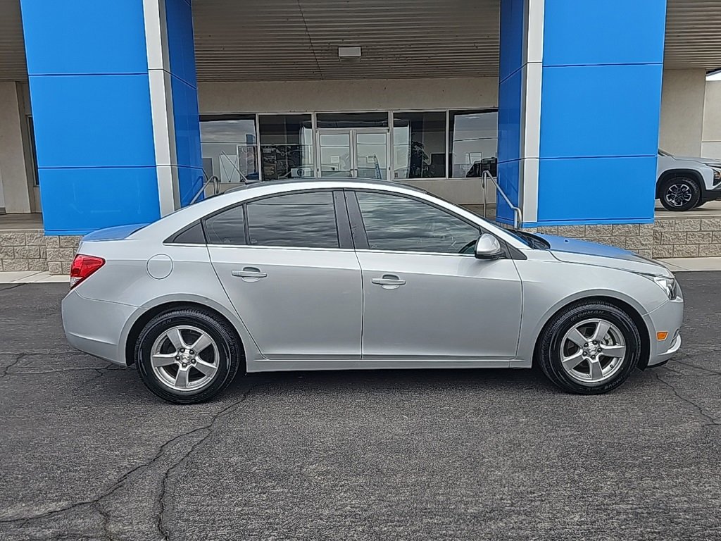 2012 Chevrolet Cruze photo 2