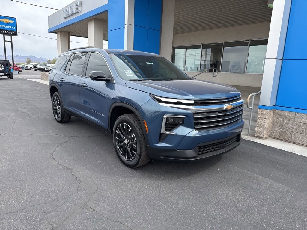 2026 Chevrolet Traverse FWD LT's photo