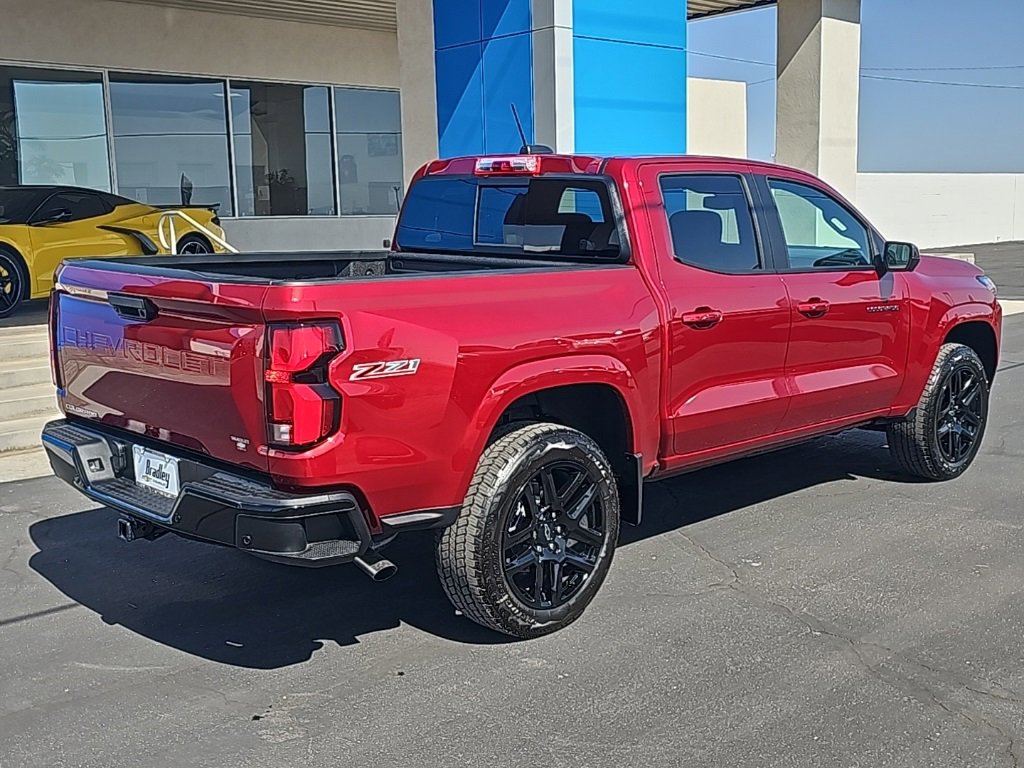 2025 Chevrolet Colorado Z71 photo 3