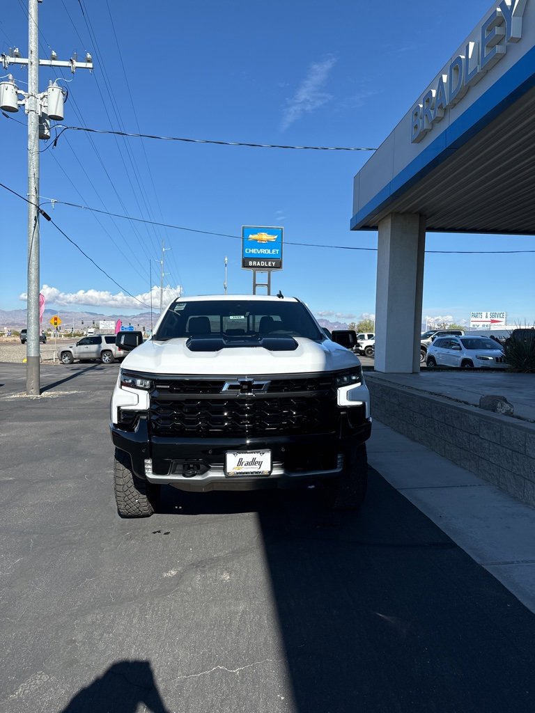 2026 Chevrolet Silverado 1500 ZR2 photo 2