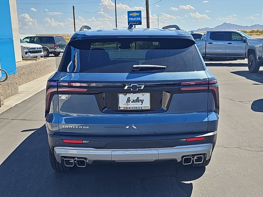 2025 Chevrolet Traverse photo 4