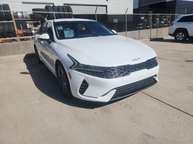 2022 Kia K5 LXS photo 2