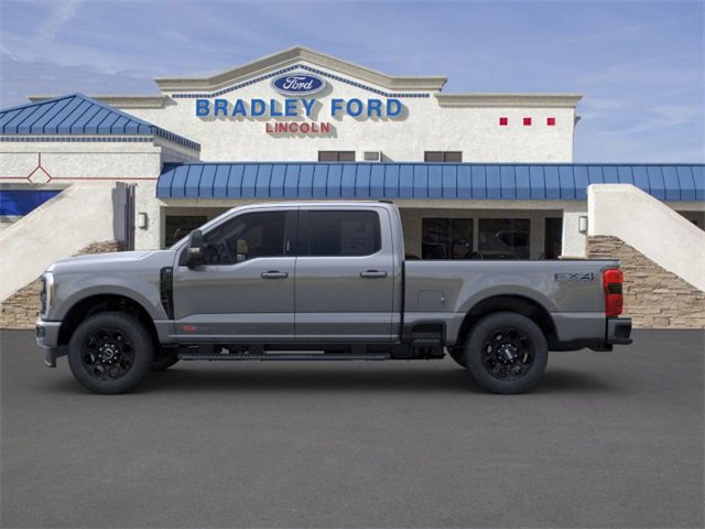 2025 Ford F-350 XLT photo 3
