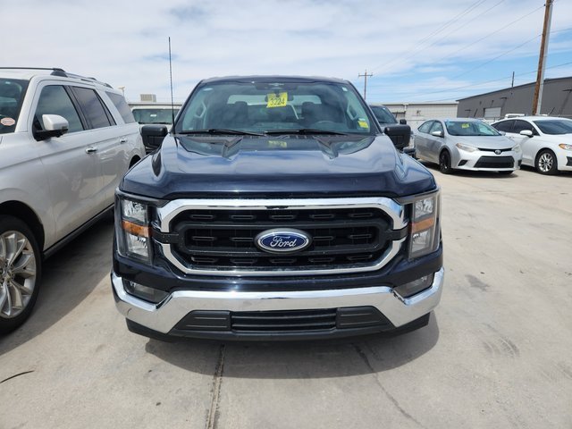 2023 Ford F-150 XLT photo 2