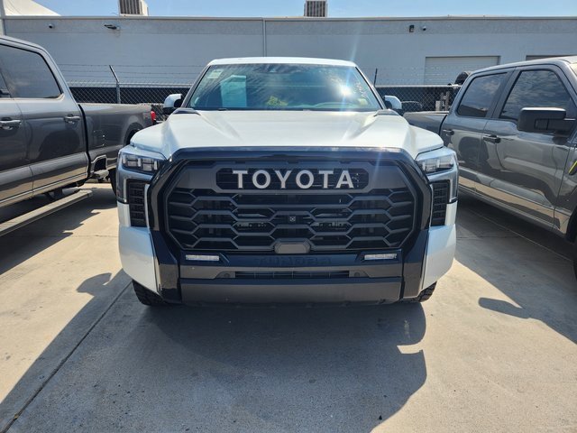 2023 Toyota Tundra Platinum CrewMax photo 2