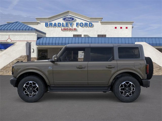 2025 Ford Bronco Outer Banks photo 2