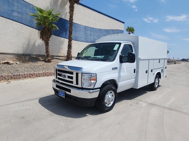 2025 Ford E-350 Cutaway Truck 