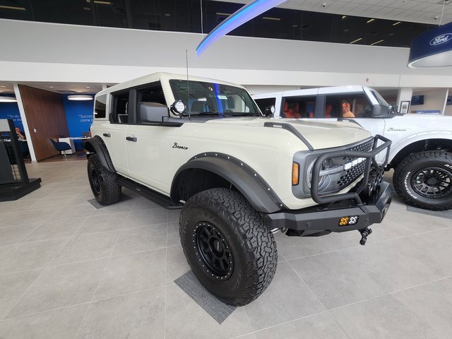 2025 Ford Bronco Badlands photo 3